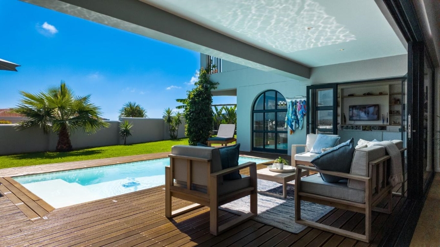 6 Bedroom Property for Sale in Whale Rock Heights Western Cape